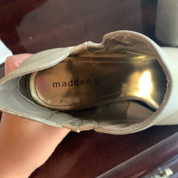 Madden Girl Off-White ankle boots - Picture 8 of 9